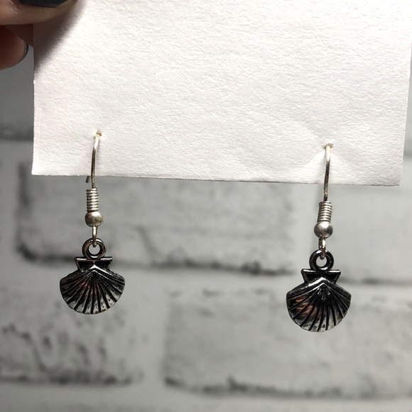 Seashell Earrings - Picture 1 of 2
